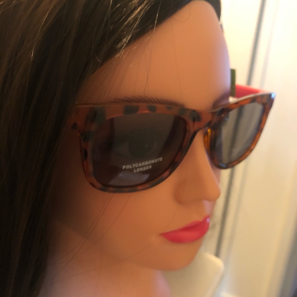 Cheetah print sunglasses